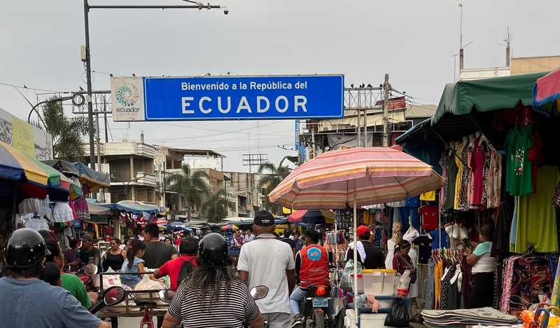 Crossing the Peru–Ecuador border at Huaquillas
